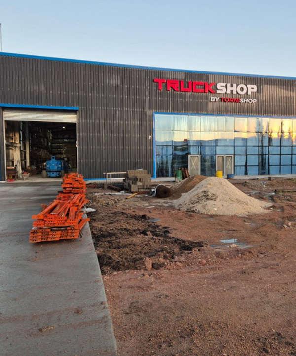 truckshop00.jpg