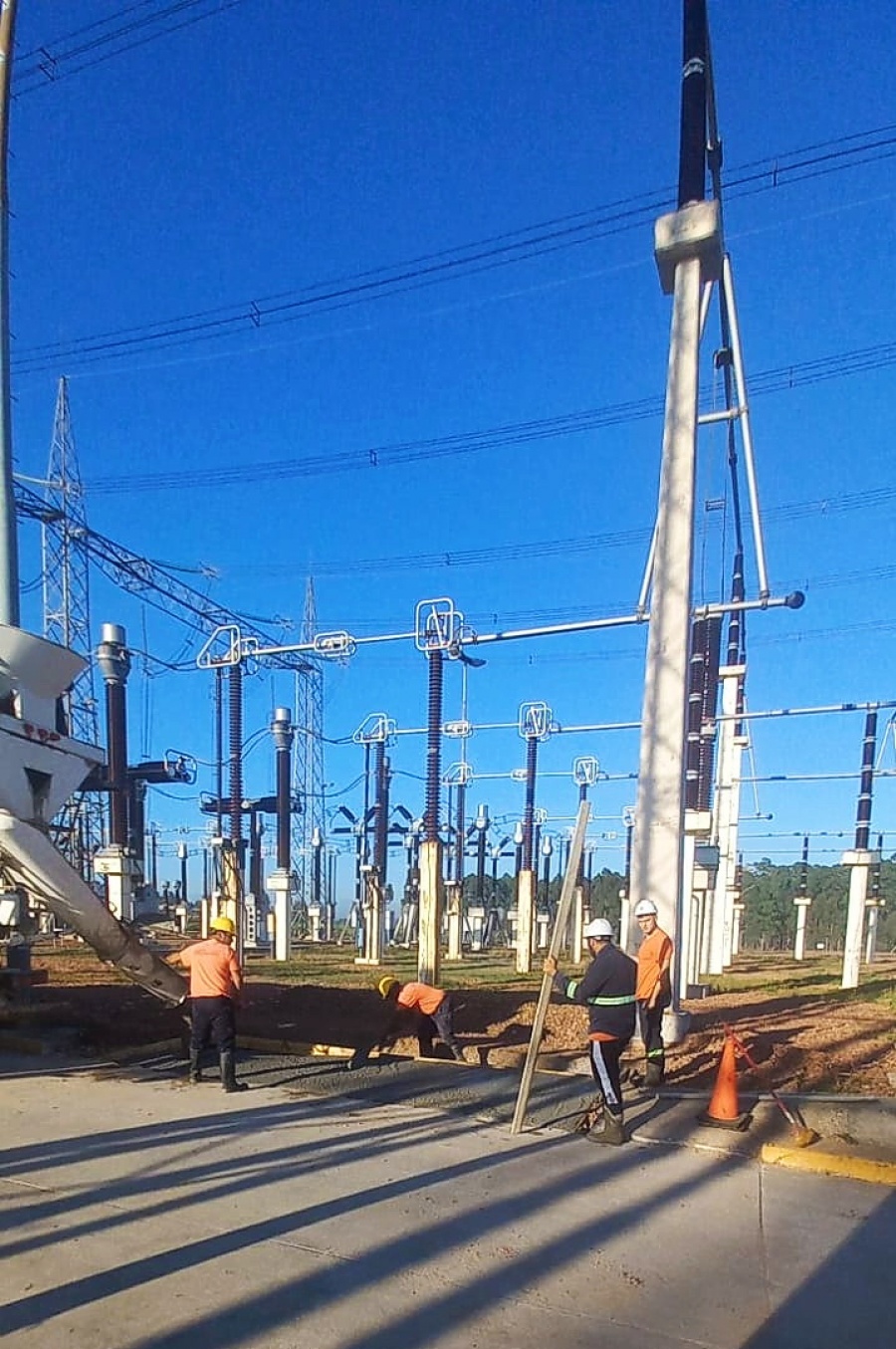 Obra en estación de transmisión UTE